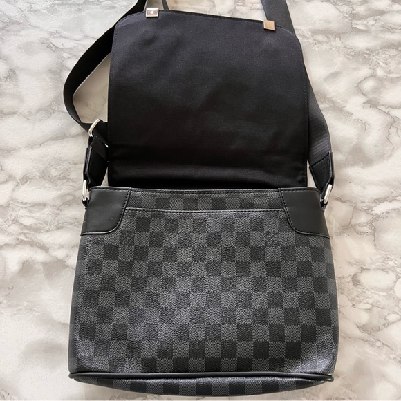 Crossbody Purse - Picture 5 of 10